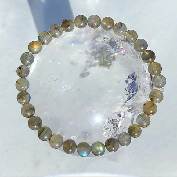 Hand Made Labradorite Gemstone Bracelet - Picture 5 of 7